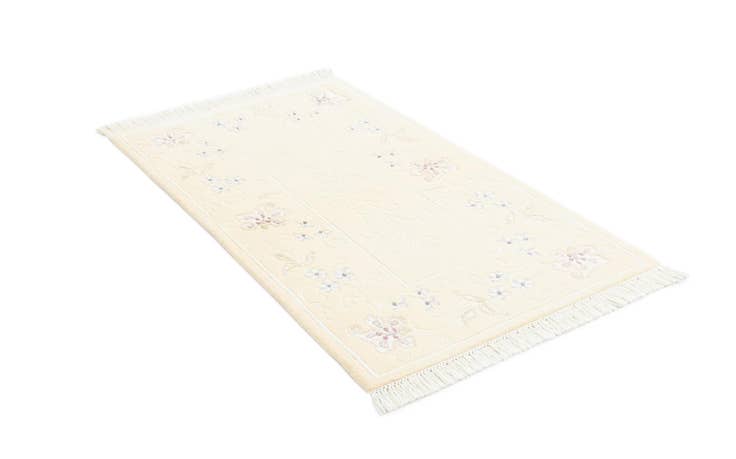 Detail image of 2' 7 x 4' 6 Hand Knotted Darya Wool Rug