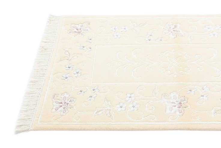 Detail image of 2' 7 x 4' 6 Hand Knotted Darya Wool Rug