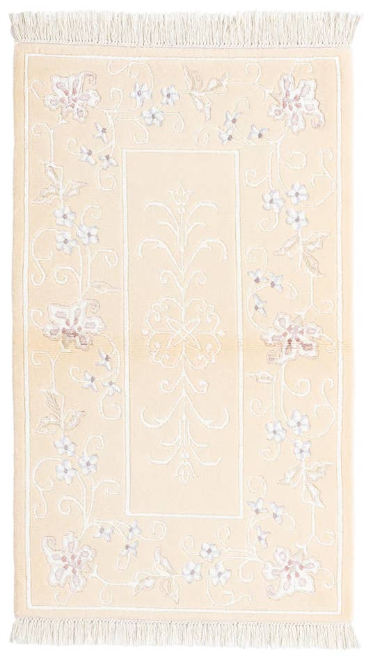 Detail image of 2' 7 x 4' 6 Hand Knotted Darya Wool Rug