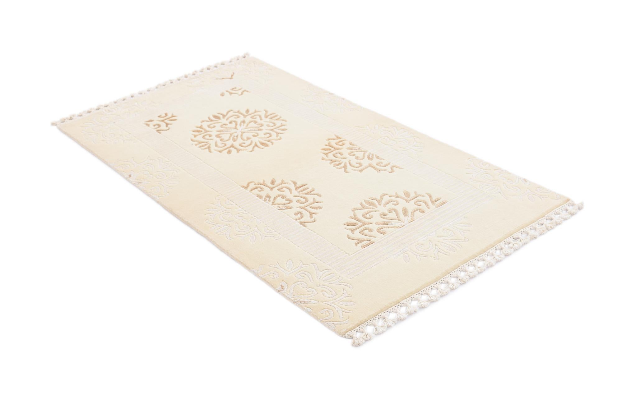2' 7 x 4' 7 Hand Knotted Darya Wool Rug