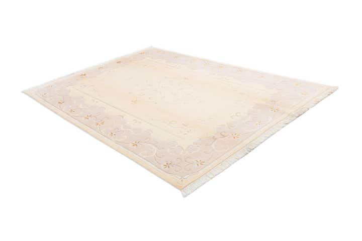 5' 8 x 7' 9 Darya Rug