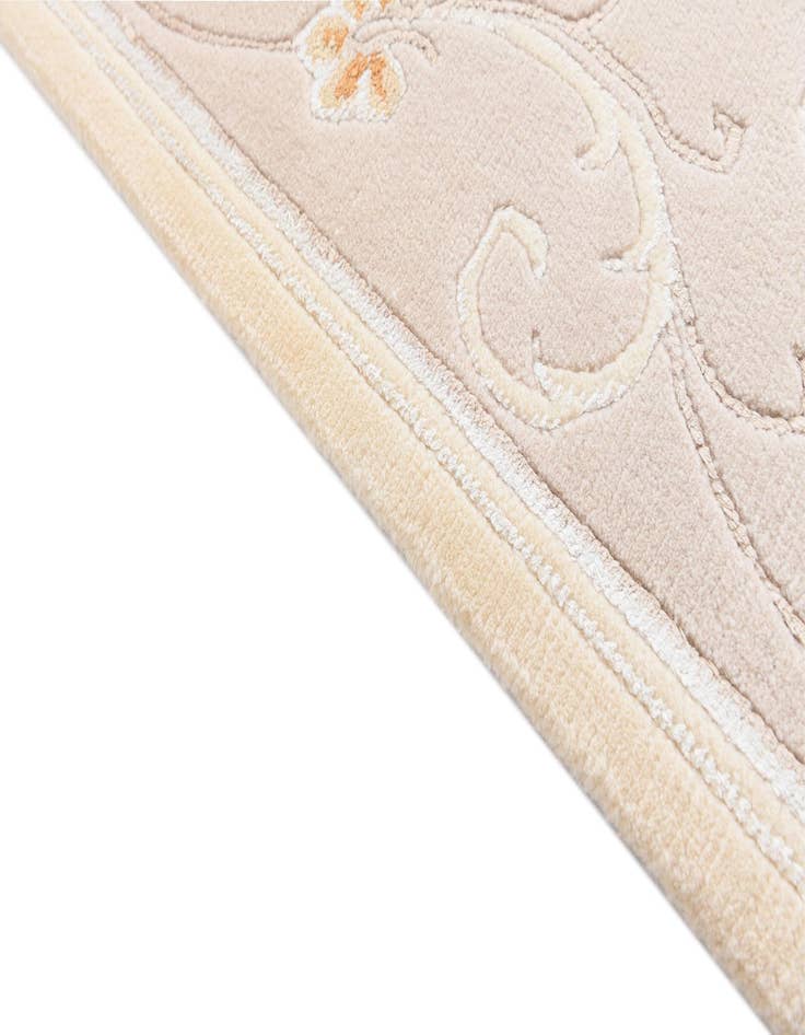 Detail image of 5' 8 x 7' 9 Darya Rug