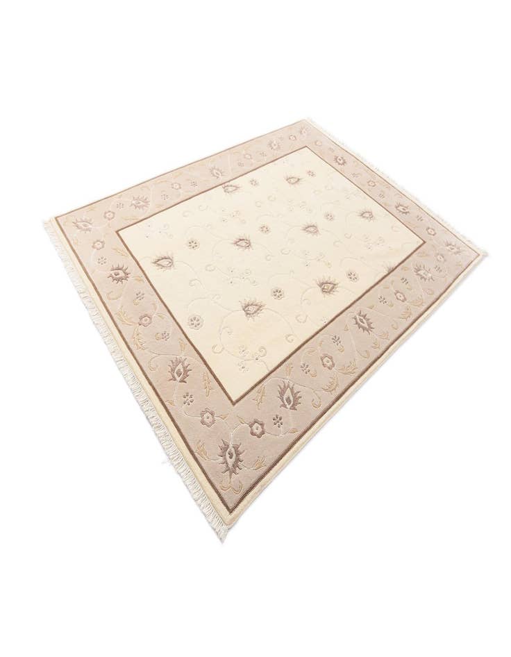 Detail image of 5' 10 x 8' Darya Rug