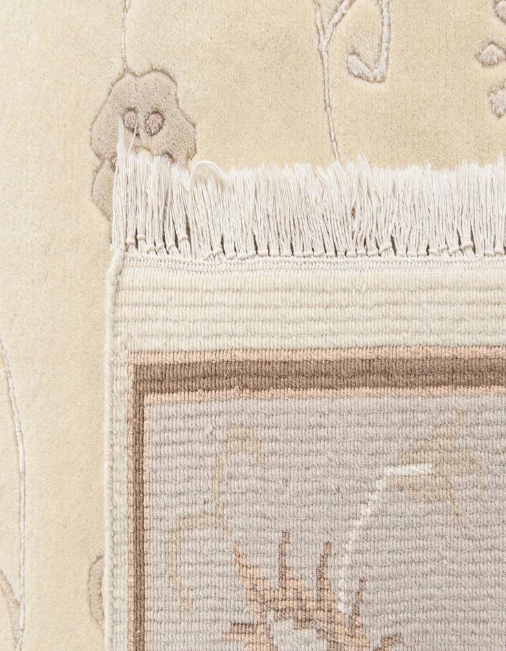 Detail image of 5' 10 x 8' Darya Rug