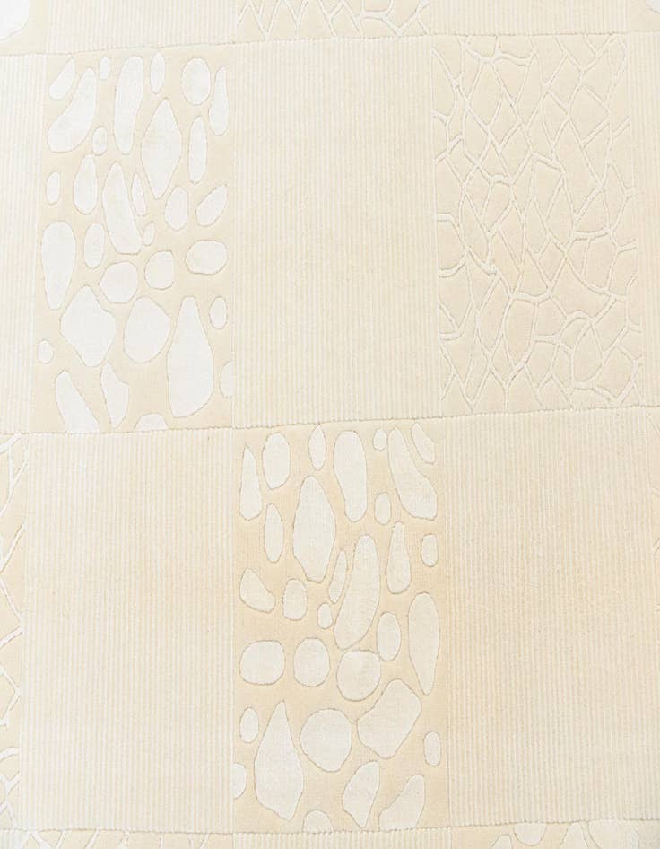 Detail image of 6' 8 x 9' 2  Hand Knotted Darya Rug