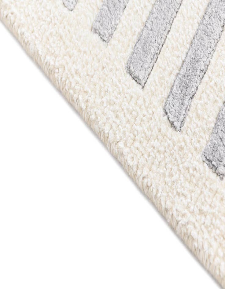 Detail image of 4' x 6' Darya Rug