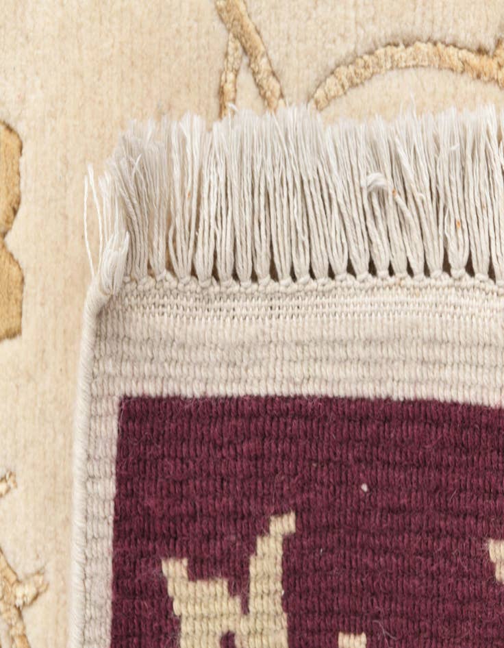 Detail image of 4' 7 x 6' 8 Darya Rug