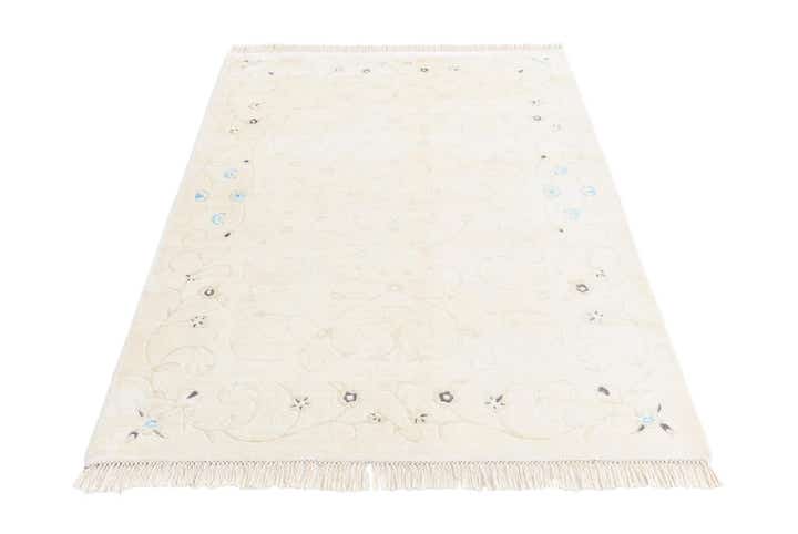 3' 11 x 5' 10 Darya Rug