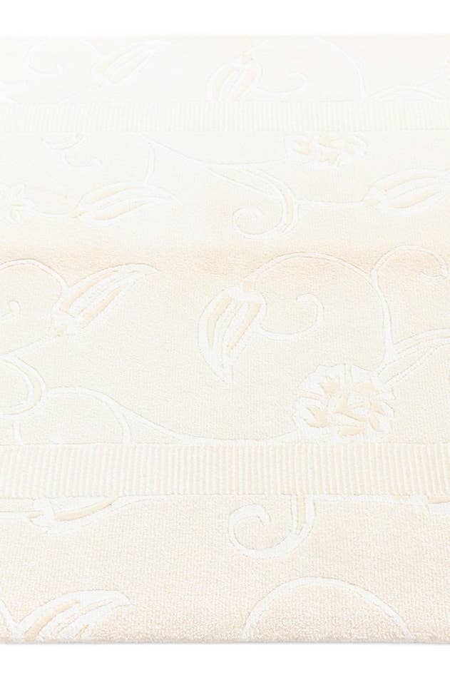 Detail image of 4' 1 x 6' Darya Rug