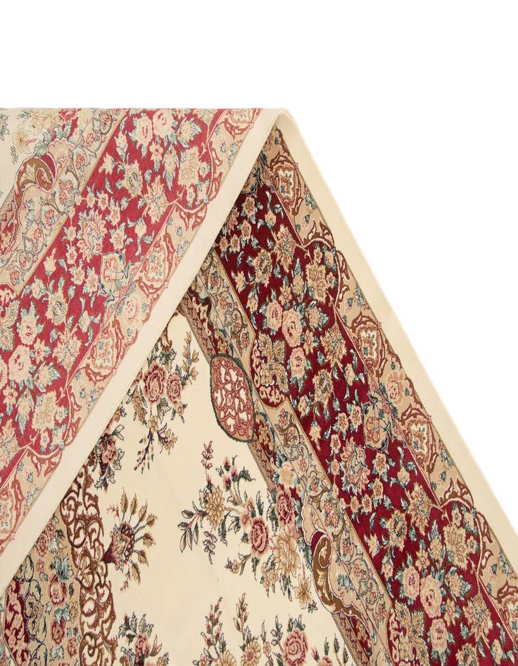 Detail image of 4' 9 x 7' 3 Ghom Design Rug