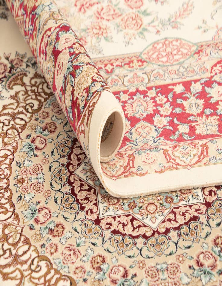 Detail image of 4' 9 x 7' 3 Ghom Design Rug
