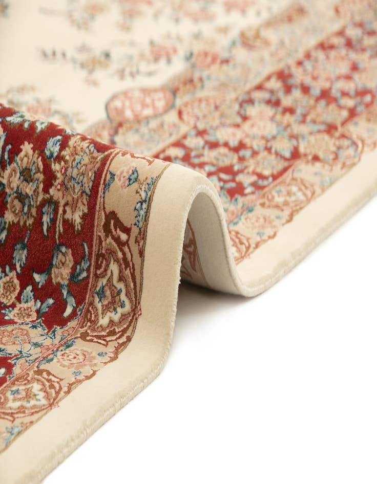 Detail image of 4' 9 x 7' 2 Ghom Design Rug