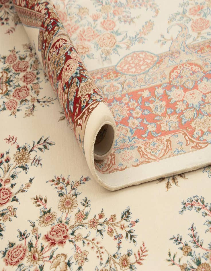 Detail image of 4' 9 x 7' 2 Ghom Design Rug