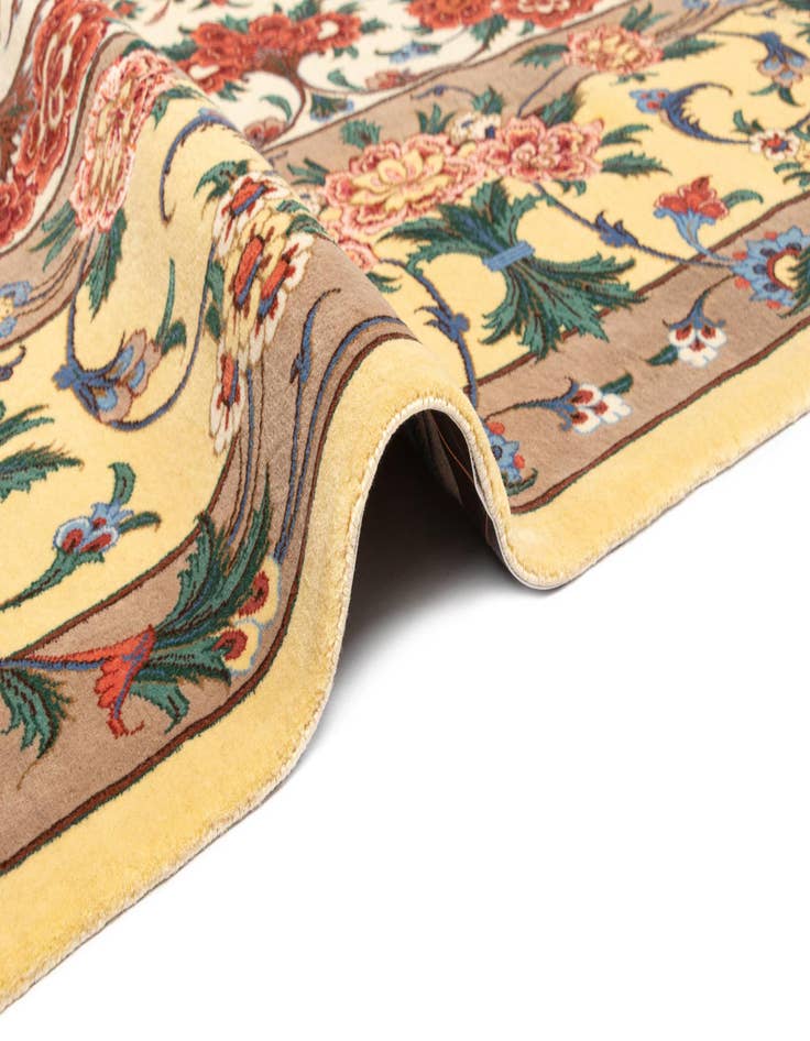 Detail image of 9' 10 x 13' 5 Ghom Wool Rug