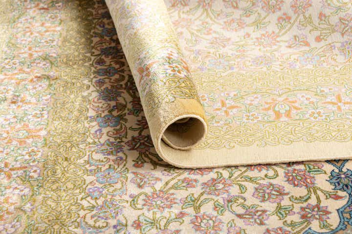 2' 7 x 4' Ghom Silk Rug