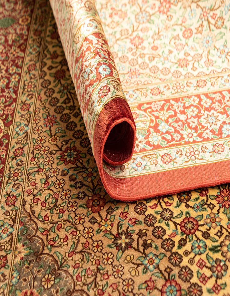 Detail image of 2' 7 x 4' Ghom Silk Rug