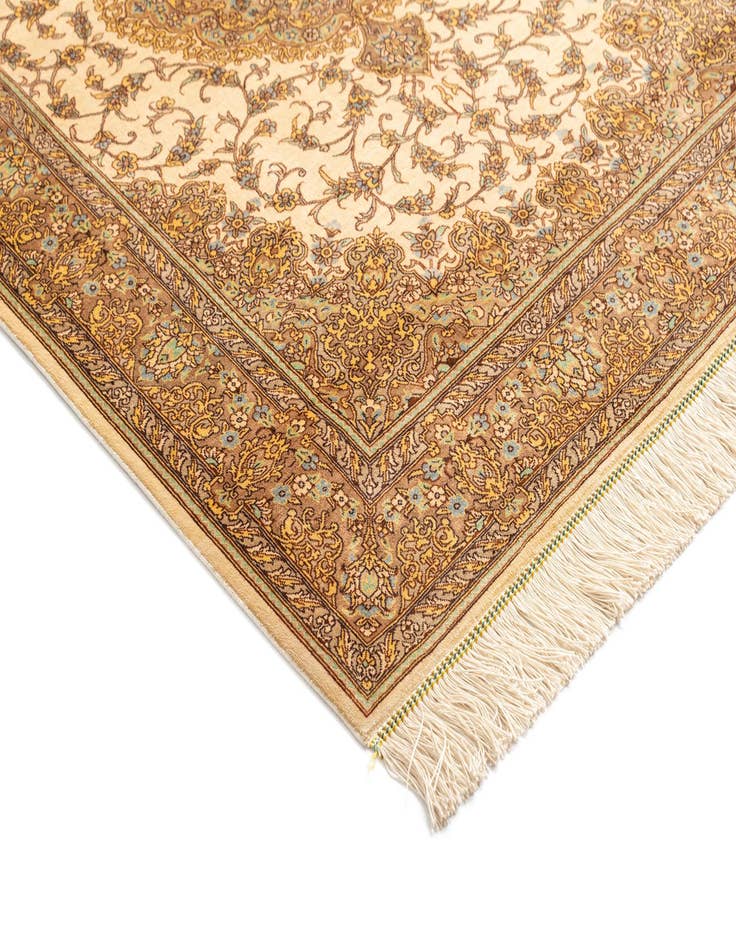 Detail image of 3' 5 x 4' 10 Ghom Silk Rug