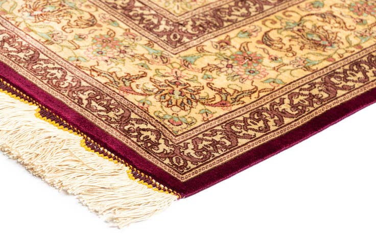 Detail image of 4' 3 x 6' 7 Ghom Silk Rug