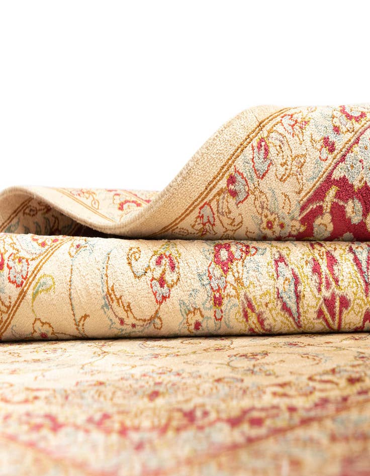 Detail image of 3' 4 x 4' 11 Ghom Silk Rug