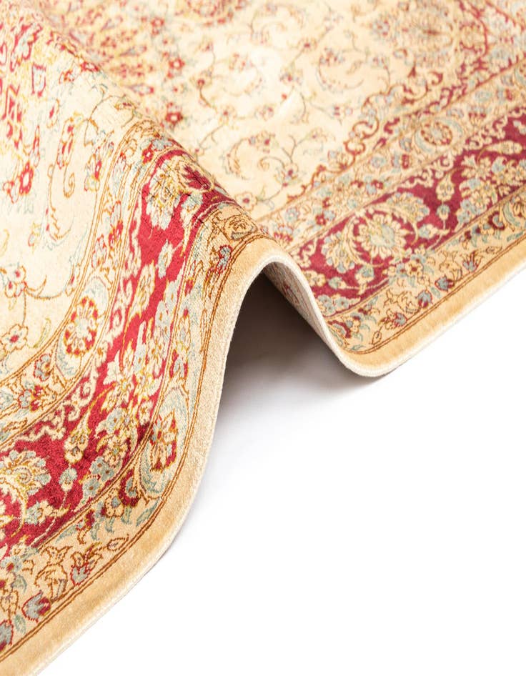 Detail image of 3' 4 x 4' 11 Ghom Silk Rug