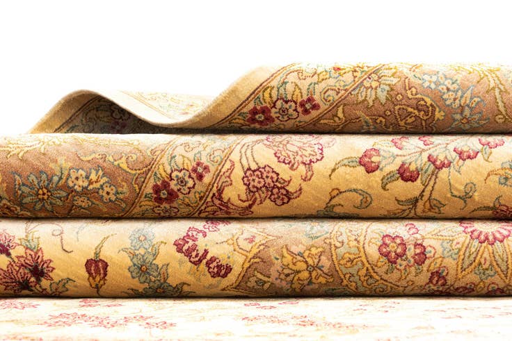 Detail image of 4' 4 x 6' 7 Ghom Silk Rug