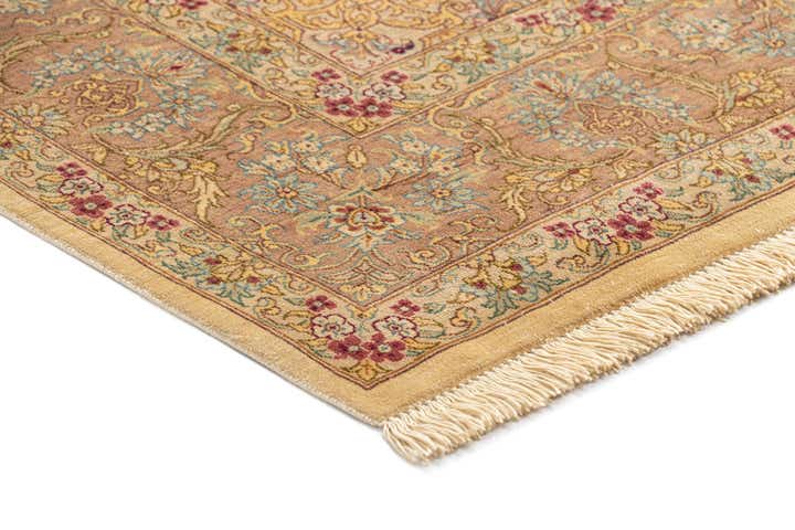 4' 4 x 6' 7 Ghom Silk Rug