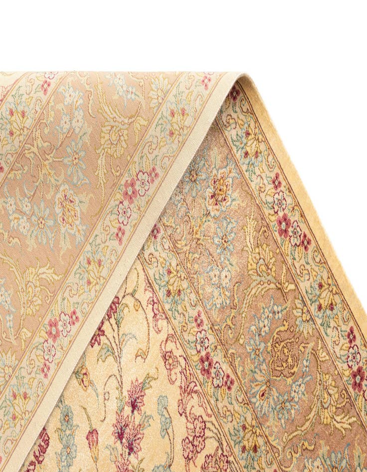 Detail image of 4' 4 x 6' 7 Ghom Silk Rug