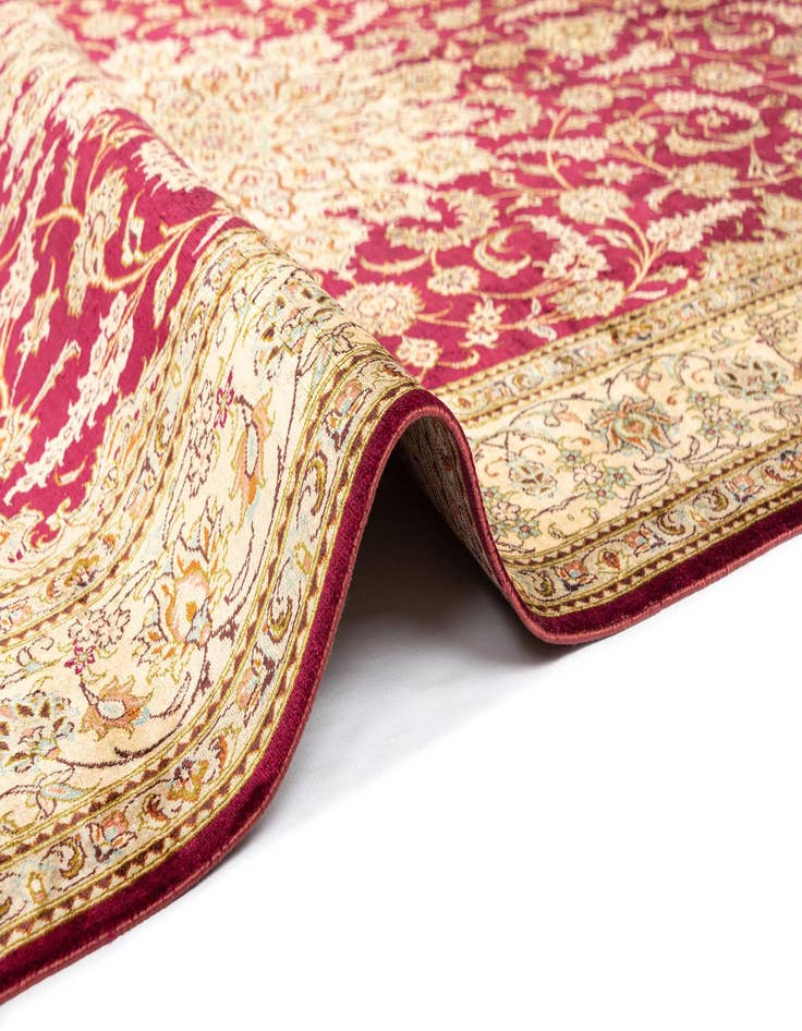 Detail image of 4' 4 x 6' 8 Ghom Silk Rug