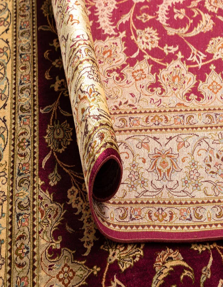 Detail image of 4' 4 x 6' 8 Ghom Silk Rug