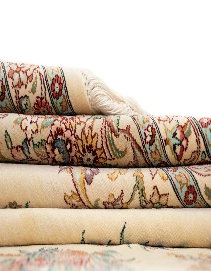 Detail image of 6' 6 x 9' 10  Hand Knotted Ghom Silk Persian Rug