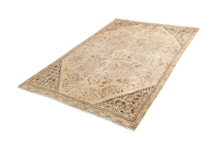 Detail image of 5' 6 x 8' 7 Hamedan Wool Rug