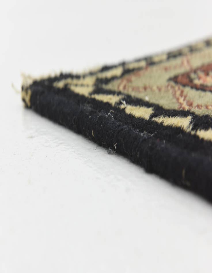 Detail image of 3' x 5' 3 Hand Knotted Hamedan Wool Rug