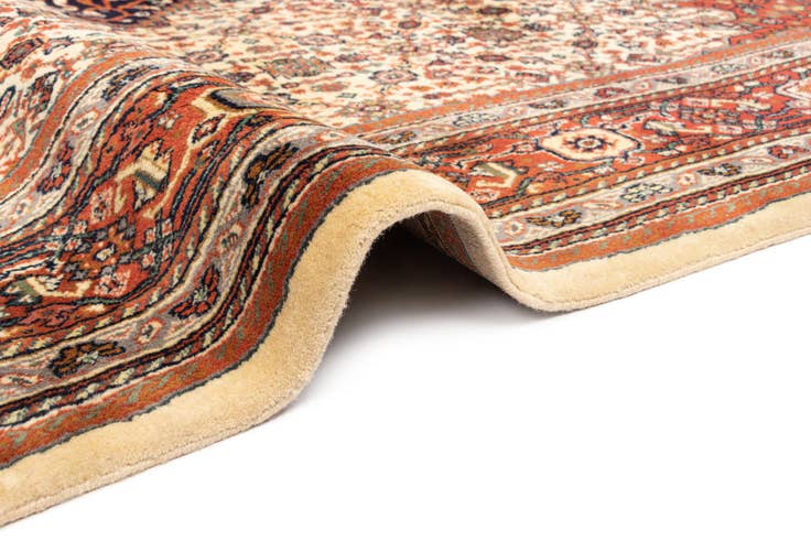 Detail image of 8' 1 x 11' Herati Wool Rug