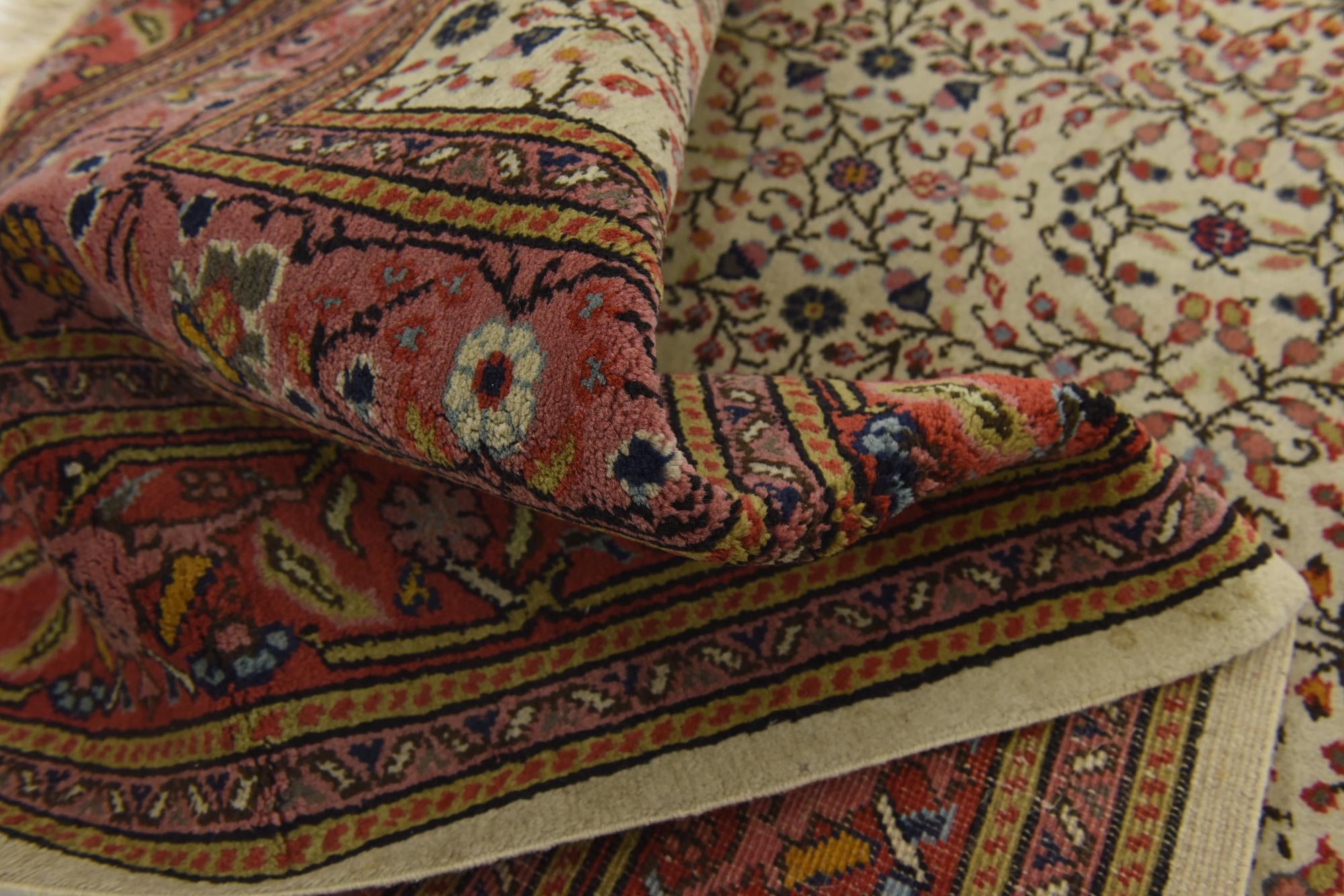6' 8 x 10' Hand Knotted Hereke Wool Rug