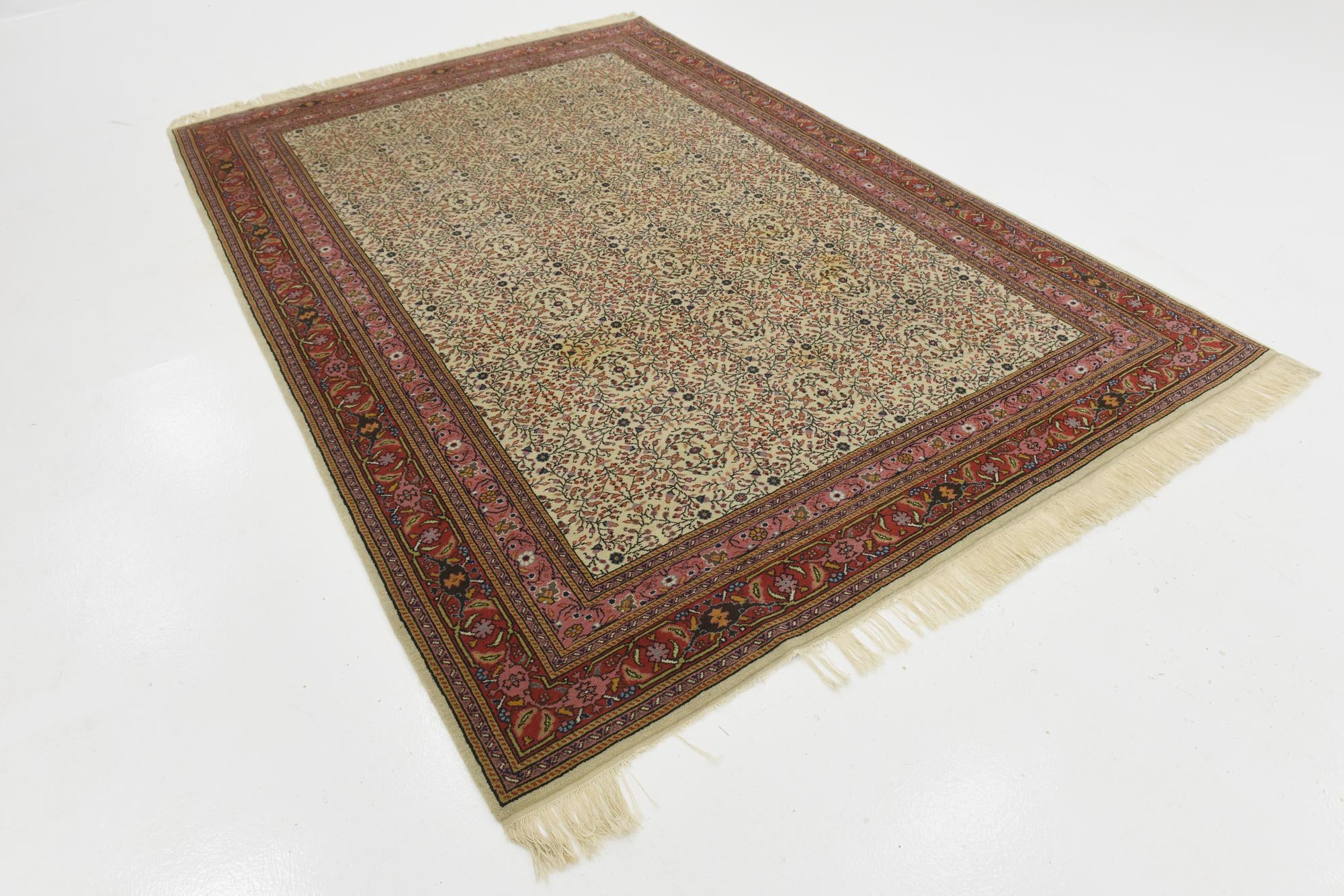 6' 8 x 10' Hand Knotted Hereke Wool Rug