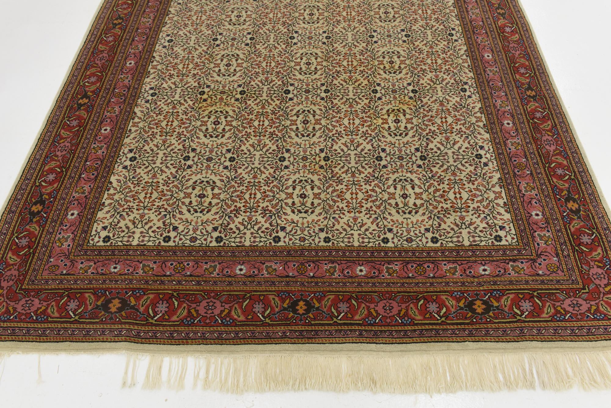6' 8 x 10' Hand Knotted Hereke Wool Rug