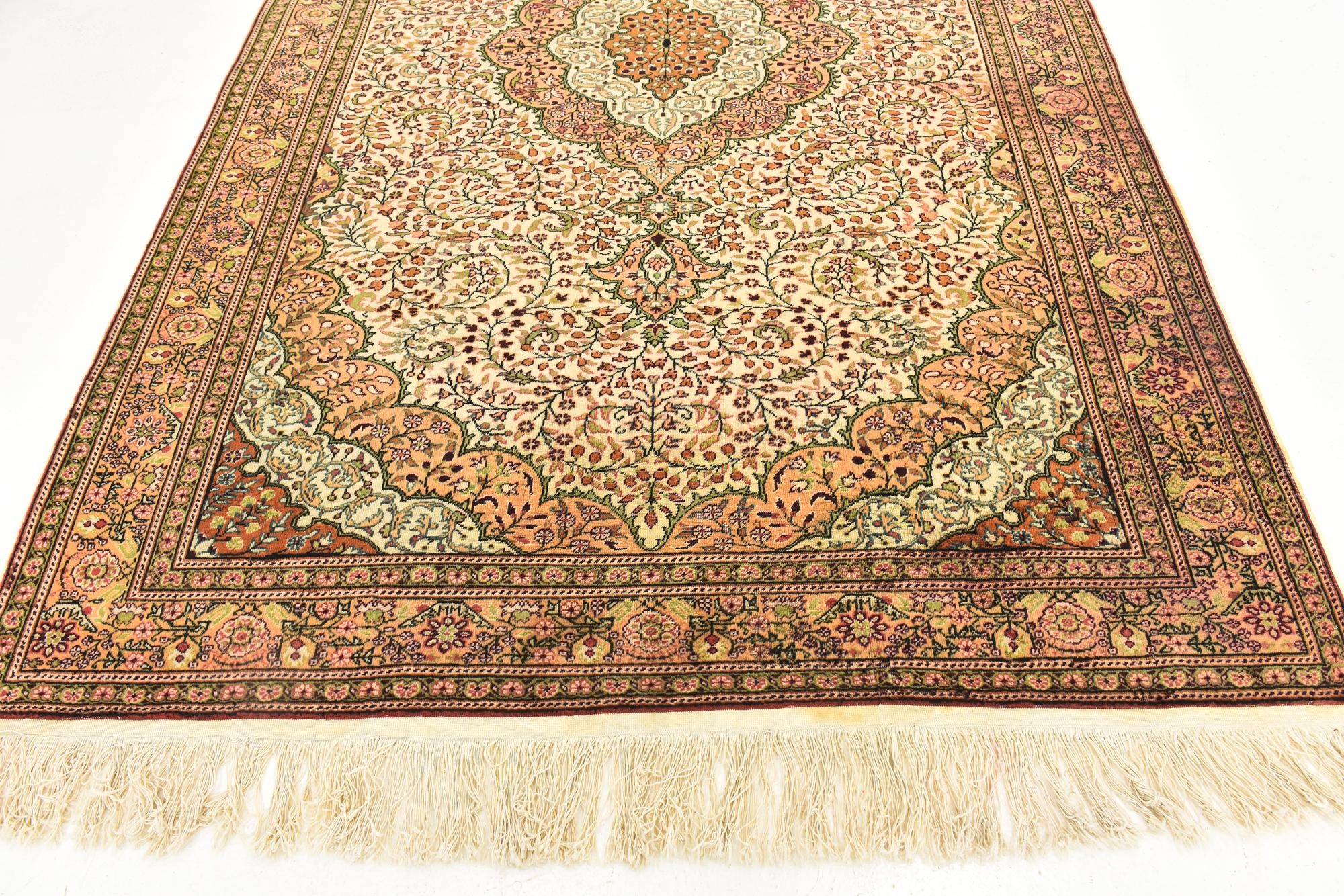 6' 5 x 9' 3 Hand Knotted Hereke Wool Rug