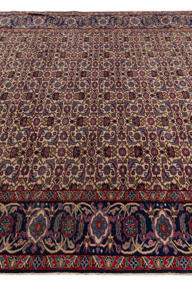 Detail image of 6' 6 x 9' 6 Hand Knotted Hossainabad Persian Wool Rug