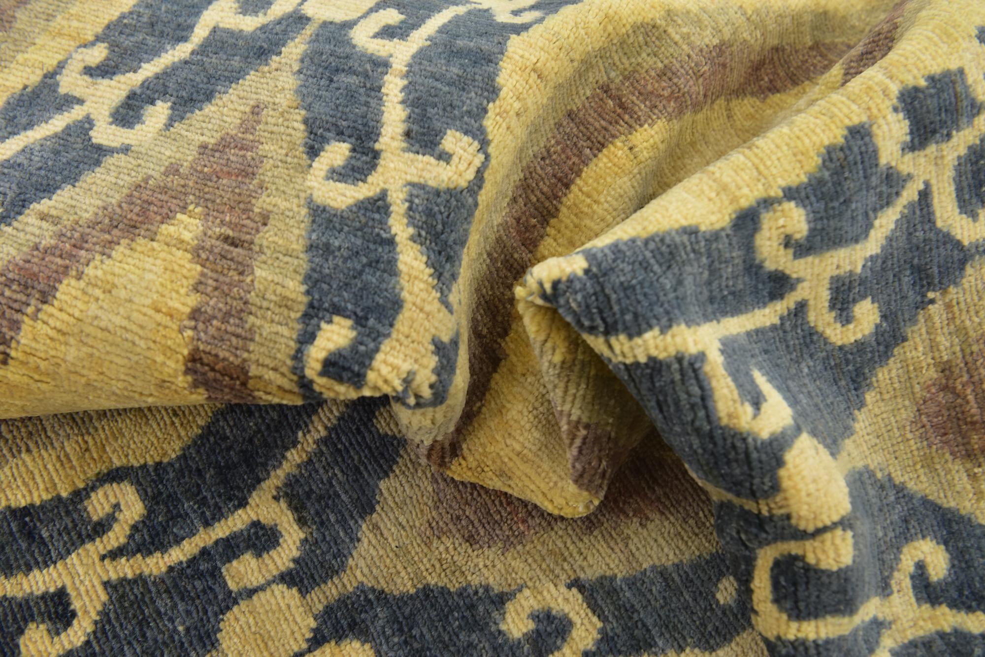 5' x 6' 5 Hand Knotted Ikat Rug