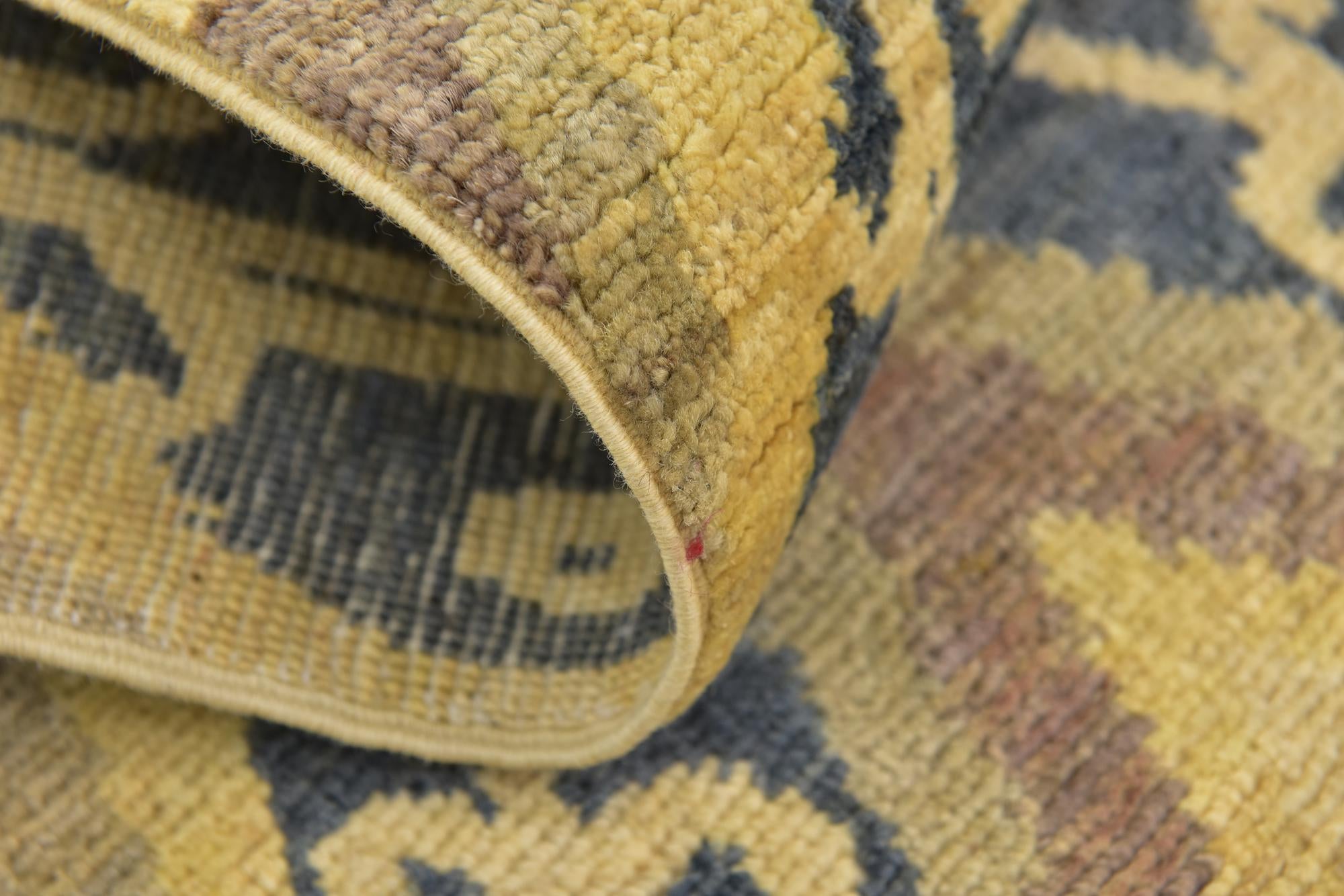 5' x 6' 5 Hand Knotted Ikat Rug
