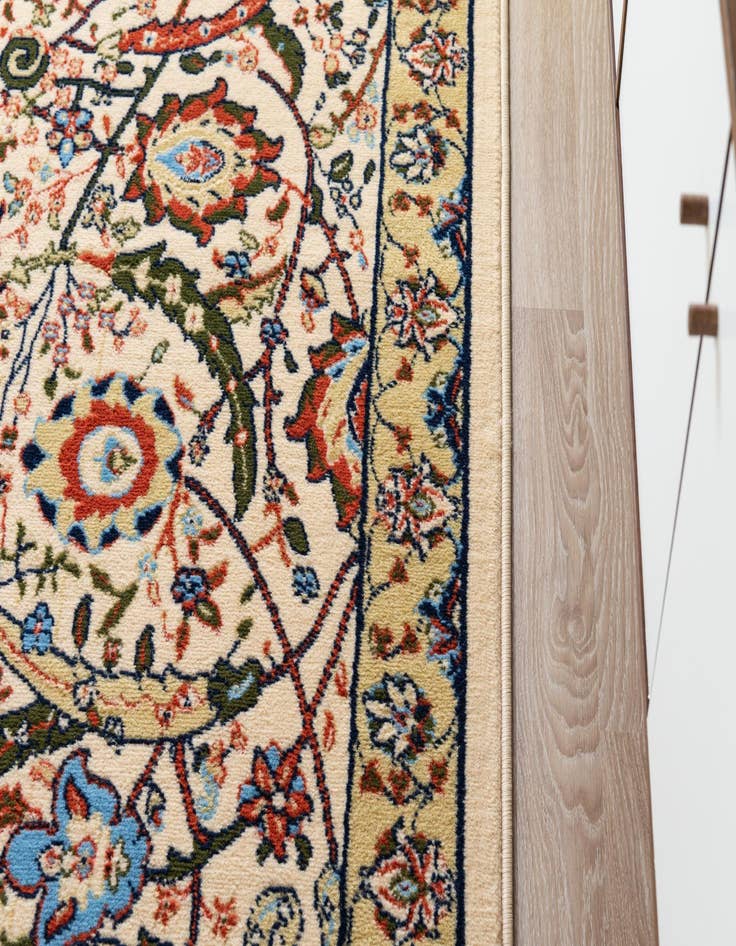 Detail image of 6' x 9' Isfahan Design Rug