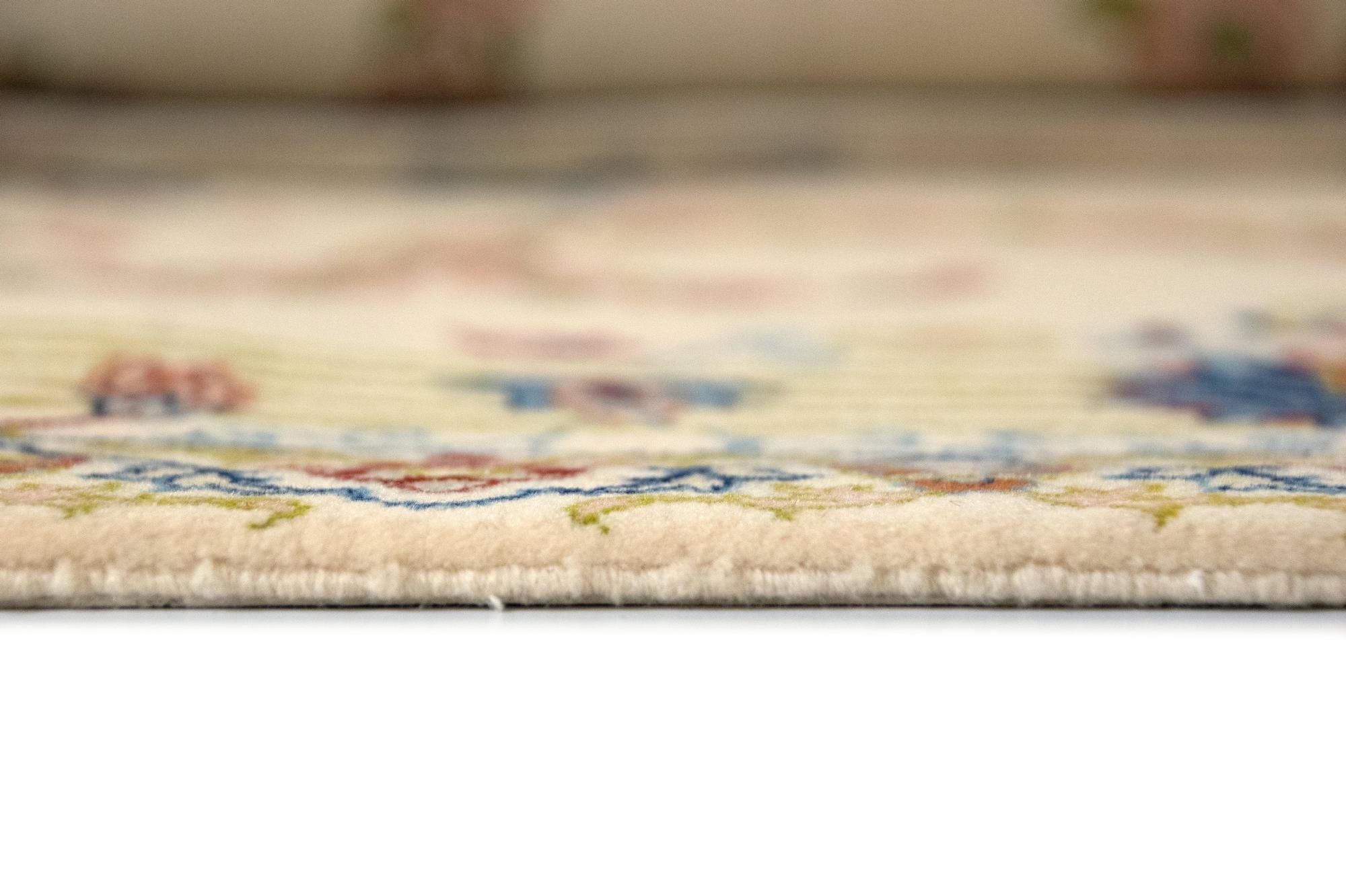 3' 6 x 5' 8 Isfahan Rug