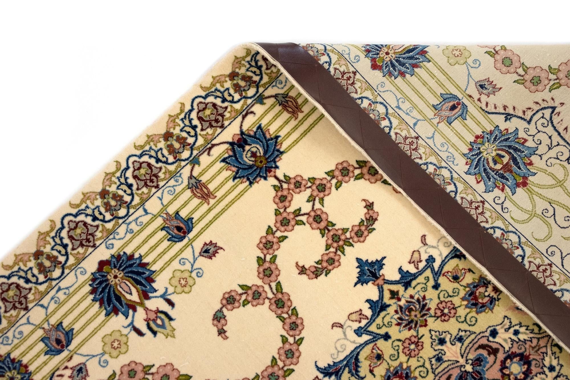3' 6 x 5' 8 Isfahan Rug