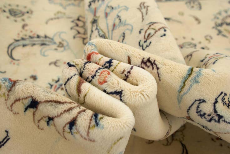 Detail image of 9' 7 x 12' 11 Hand Knotted Isfahan Persian Wool Rug