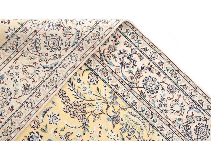 Detail image of 4' 11 x 7' 11 Hand Knotted Isfahan Rug