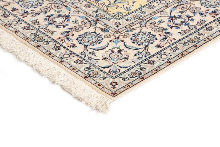 Detail image of 4' 11 x 7' 11 Hand Knotted Isfahan Rug
