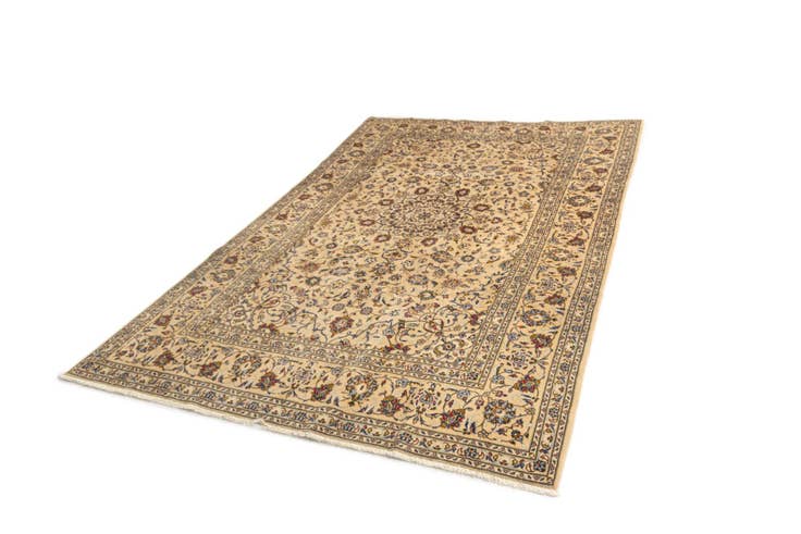 Detail image of 6' 8 x 10' 3 Kashan Rug