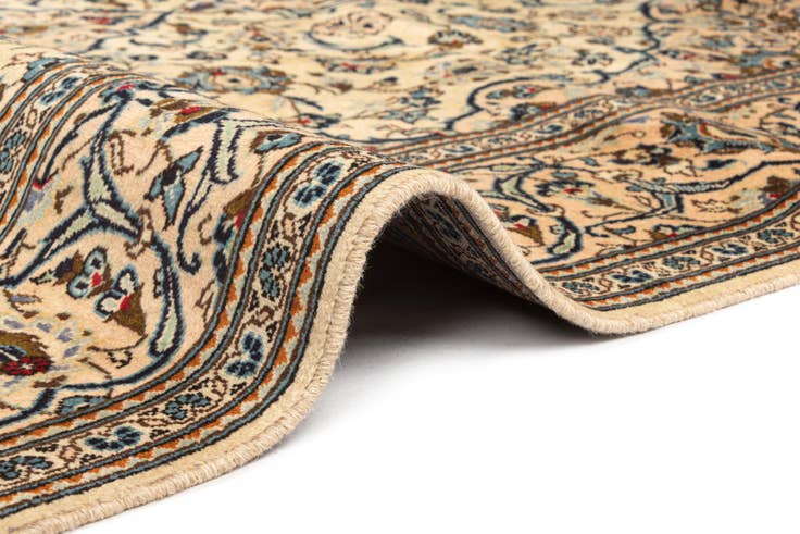 Detail image of 6' 5 x 10' Kashan Rug