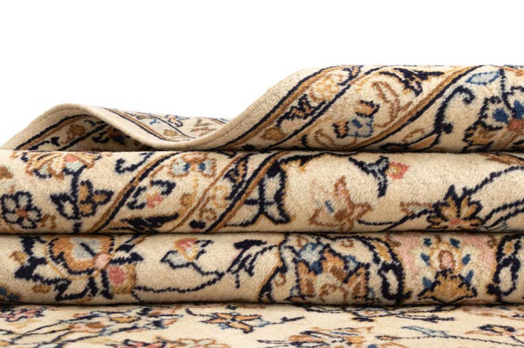 Detail image of 6' 5 x 9' 9 Kashan Wool Rug