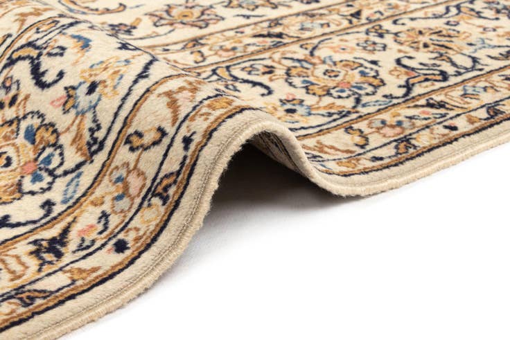 Detail image of 6' 5 x 9' 9 Kashan Wool Rug